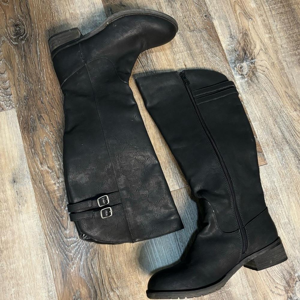 Very Volatile Boots